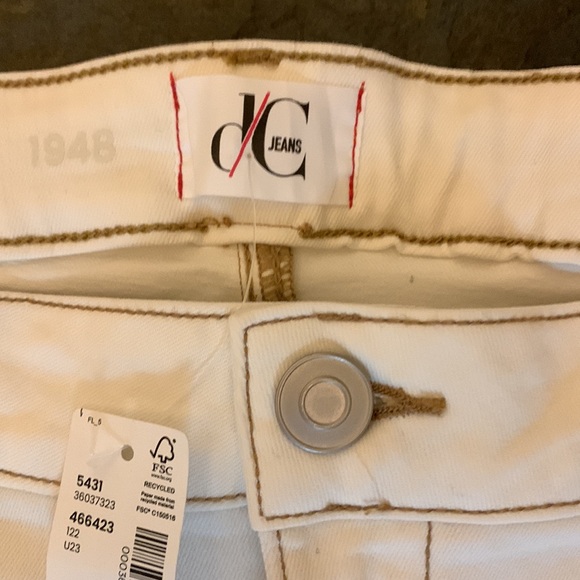 Pennington’s D/C Wide Leg Ankle Pant - Picture 5 of 7